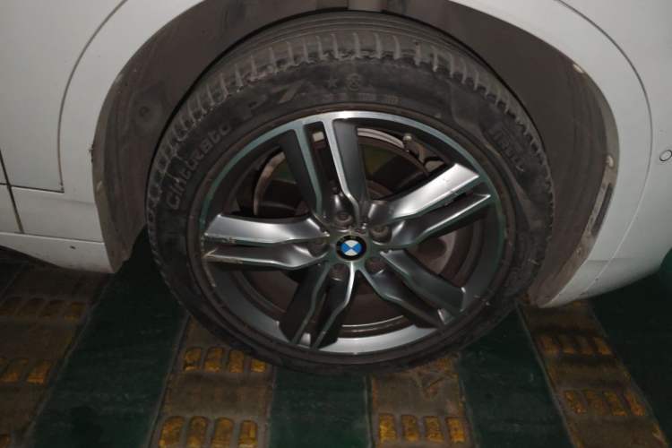 Used BMW X2 2020 sDrive25i Leading Model M Sport Package Right Front Wheel Hub