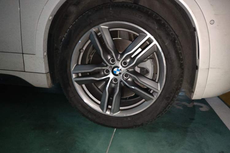 Used BMW X2 2020 sDrive25i Leading Model M Sport Package Right Front Wheel Hub