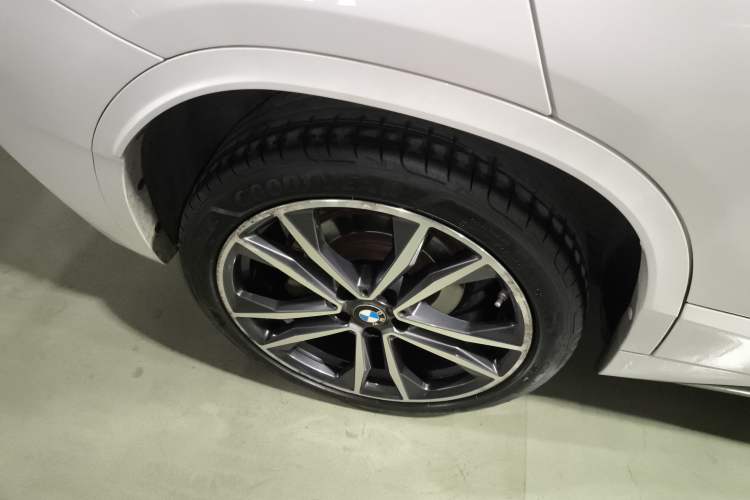 Used BMW X2 2020 sDrive25i Luxury Model with M Sport Package Right Rear Wheel Hub