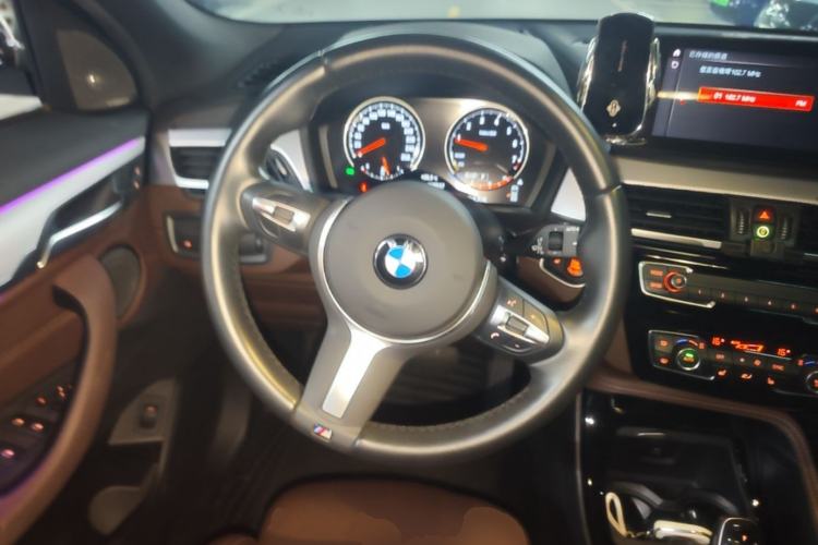 Used BMW X2 2020 sDrive25i Luxury Model with M Sport Package Steering Wheel