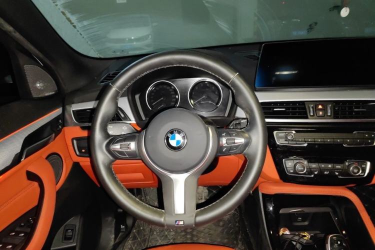 Used BMW X2 2020 sDrive25i Luxury Model with M Sport Package Steering Wheel