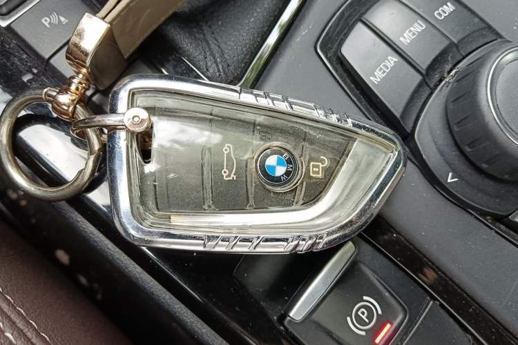 Used BMW X2 2020 sDrive25i Leading Model M Sport Package Vehicle Key