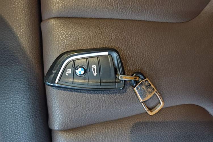 Used BMW X2 2020 sDrive25i Luxury Model with M Sport Package Vehicle Key