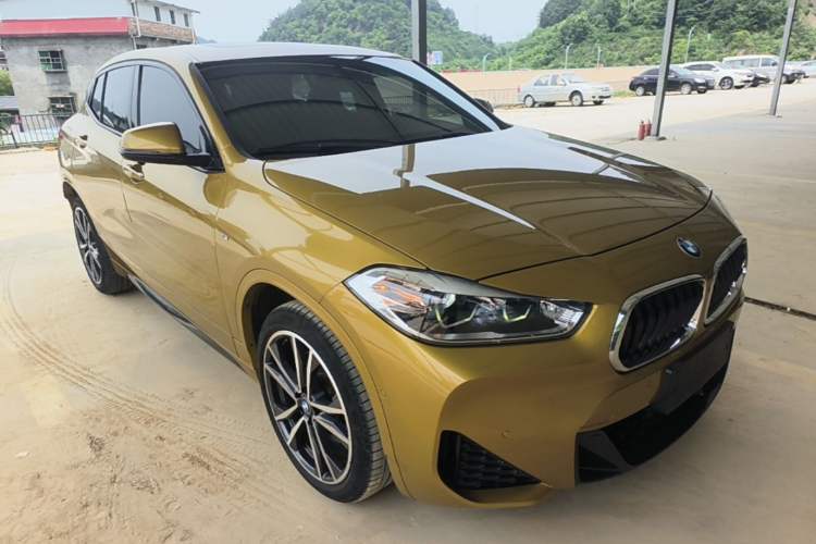Used BMW X2 2020 sDrive25i Luxury Model with M Sport Package Front Right 45 Deg