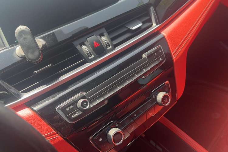 Used BMW X2 2020 sDrive25i Leading Model M Sport Package Interior 9