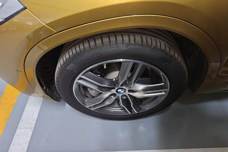 Used BMW X2 2020 sDrive25i Leading Model M Sport Package Left Front Wheel Hub