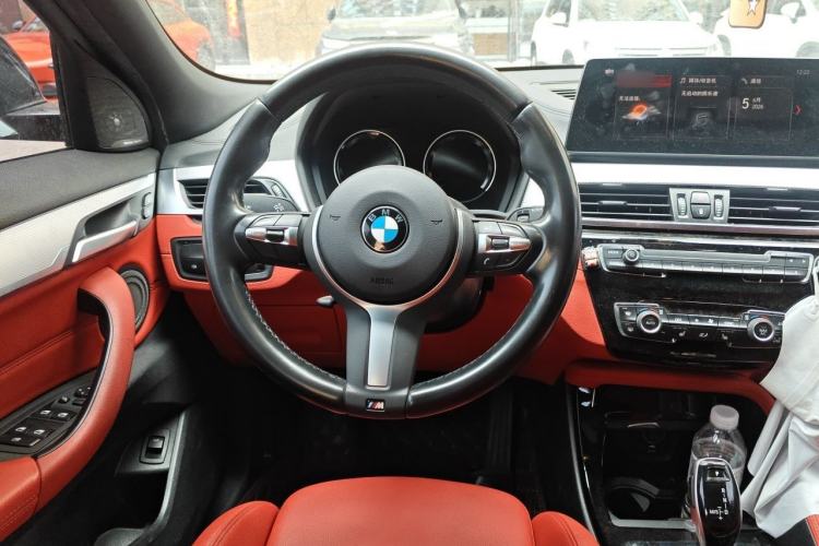 Used BMW X2 2020 sDrive25i Luxury Model with M Sport Package Steering Wheel