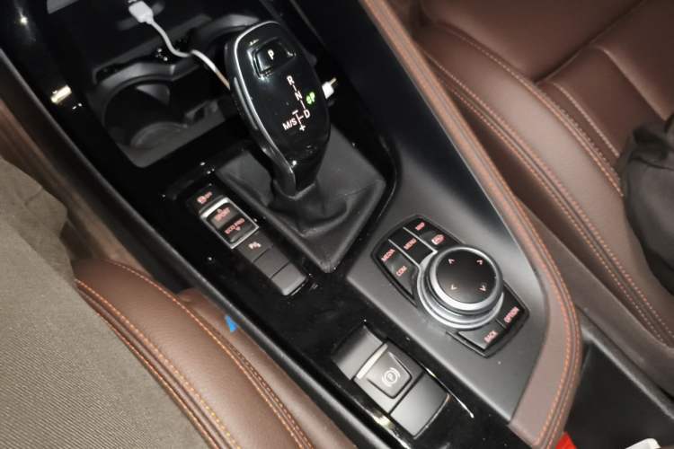 Used BMW X2 2021 Restyled sDrive25i Sharp Edition Gear Lever
