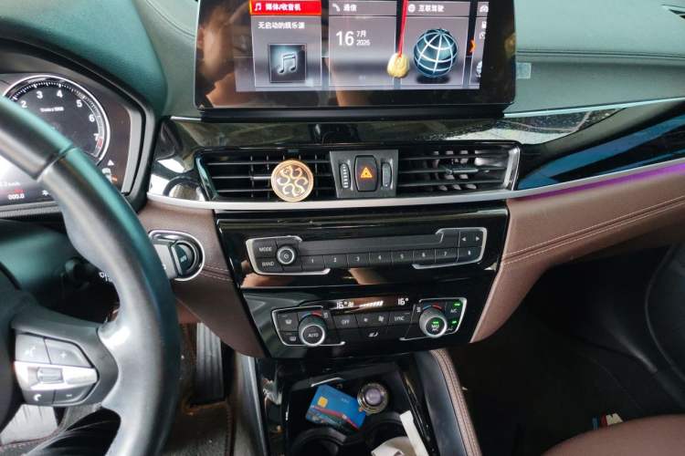 Used BMW X2 2021 sDrive25i M Sport Package Audio And AC Panel