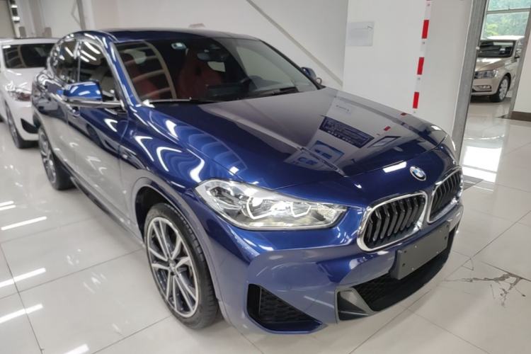 Used BMW X2 2021 sDrive25i Luxury Model with M Sport Package Front Right 45 Deg