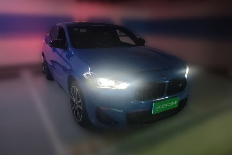 Used BMW X2 2021 sDrive25i Luxury Model with M Sport Package Front Right 45 Deg