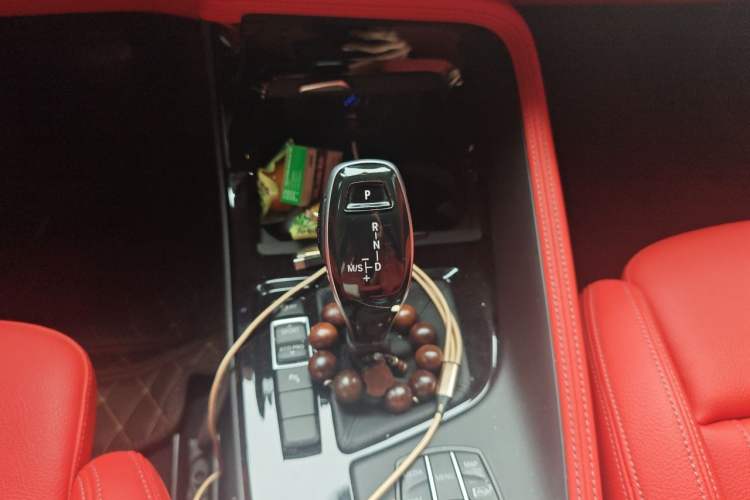 Used BMW X2 2021 sDrive25i Luxury Model with M Sport Package Gear Lever