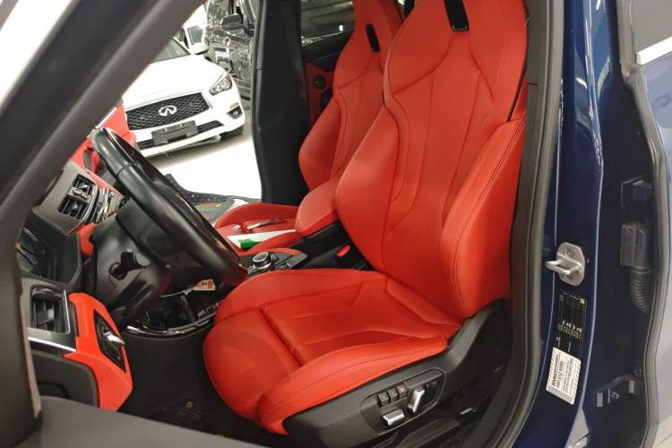 Used BMW X2 2021 sDrive25i Luxury Model with M Sport Package Left Front Seat