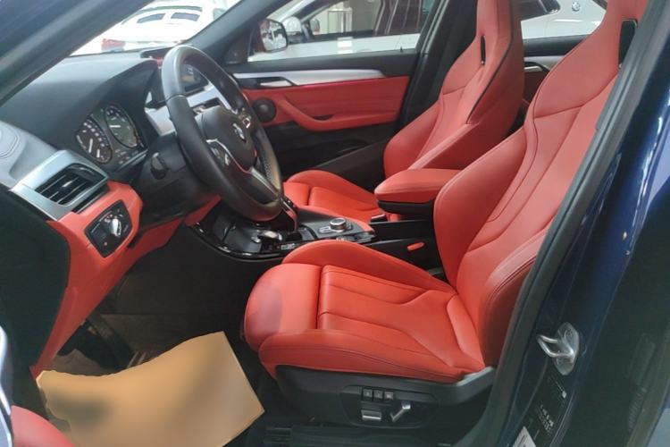 Used BMW X2 2021 sDrive25i Luxury Model with M Sport Package Left Front Seat