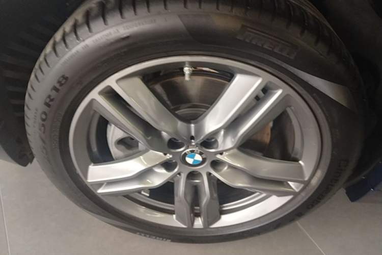 Used BMW X2 2021 Restyled sDrive25i M Sport Package Left Front Wheel Hub