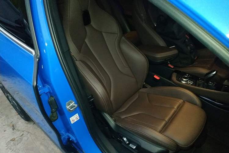Used BMW X2 2021 sDrive25i Luxury M Sport Package Right Front Seat