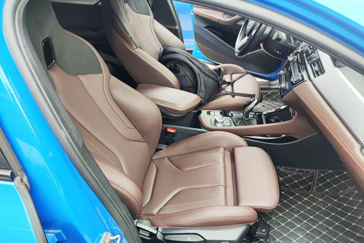 Used BMW X2 2021 Restyled sDrive25i Midnight Edition Right Front Seat