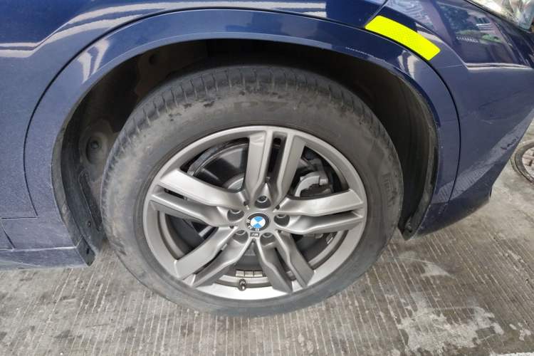 Used BMW X2 2021 sDrive25i Leading Model M Sport Package Right Front Wheel Hub