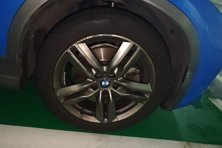 Used BMW X2 2021 sDrive25i Leading Model M Sport Package Right Front Wheel Hub
