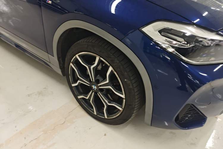Used BMW X2 2021 sDrive25i Luxury Model with M Sport Package Right Front Wheel Hub