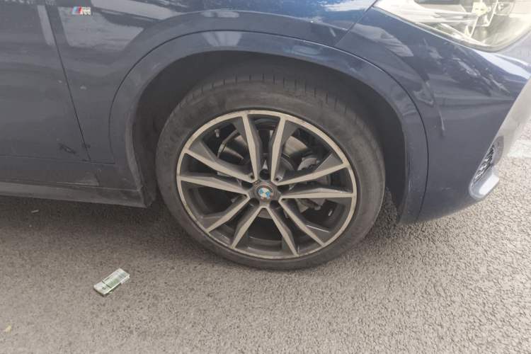 Used BMW X2 2021 sDrive25i Luxury Model with M Sport Package Right Front Wheel Hub