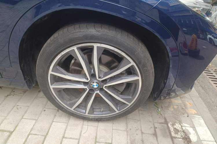 Used BMW X2 2021 sDrive25i Luxury Model with M Sport Package Right Front Wheel Hub