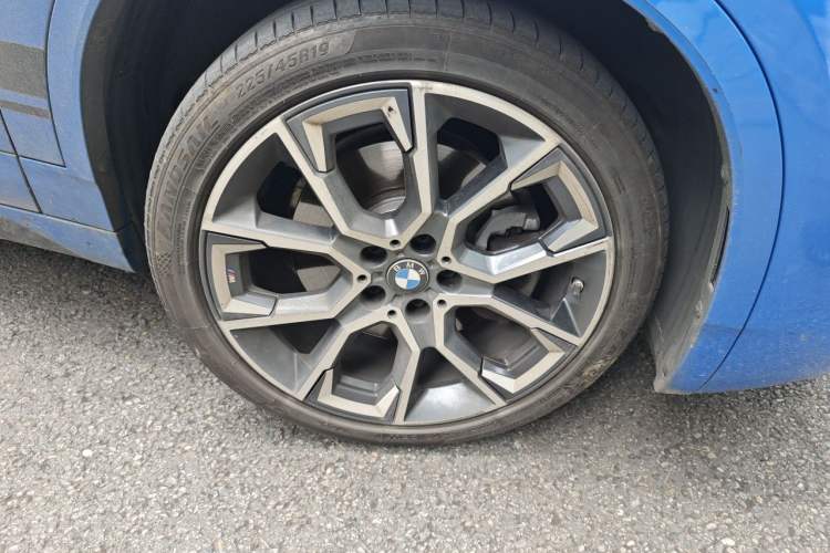 Used BMW X2 2021 Restyled sDrive25i Midnight Edition Right Front Wheel Hub