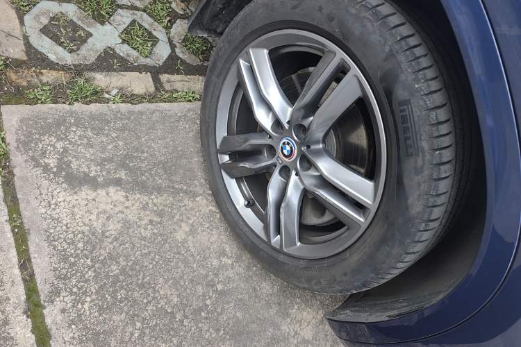 Used BMW X2 2021 Restyled sDrive25i M Sport Package Right Front Wheel Hub