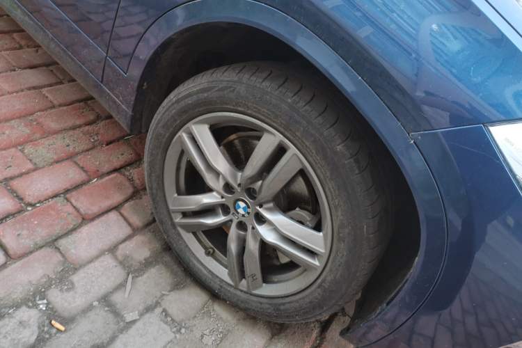 Used BMW X2 2021 Restyled sDrive25i M Sport Package Right Front Wheel Hub