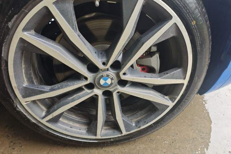 Used BMW X2 2021 sDrive25i Luxury Model with M Sport Package Right Front Wheel Hub