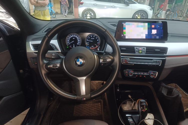 Used BMW X2 2021 sDrive25i Luxury Model with M Sport Package Steering Wheel