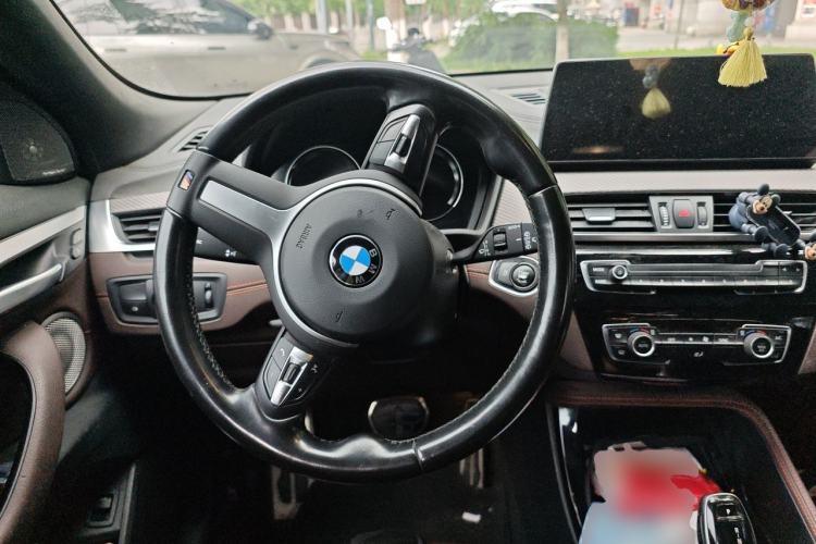 Used BMW X2 2021 Restyled sDrive25i Midnight Edition Steering Wheel