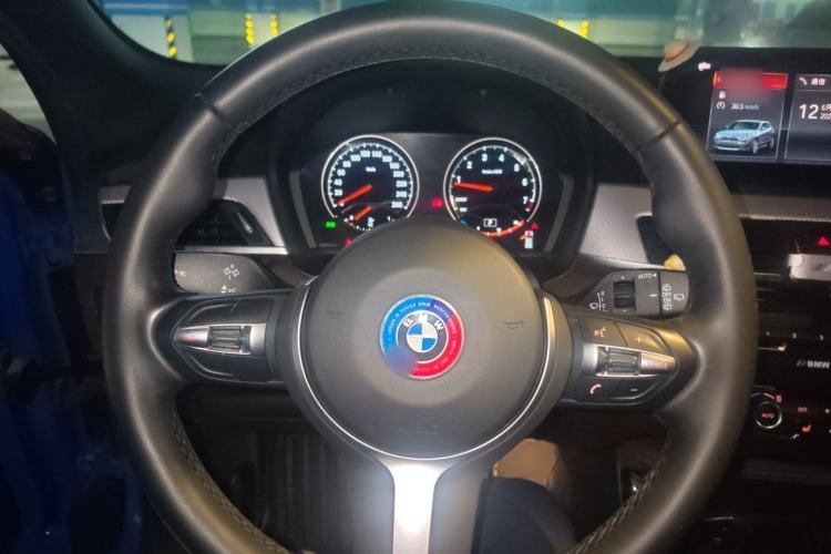 Used BMW X2 2021 sDrive25i Luxury Model with M Sport Package Steering Wheel