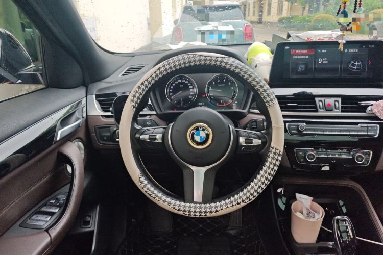 Used BMW X2 2021 sDrive25i Leading Model M Off-Road Package Steering Wheel