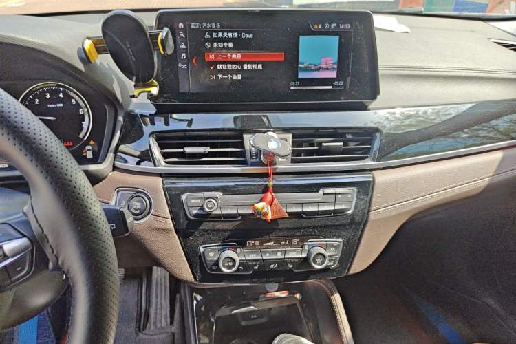 Used BMW X2 2021 sDrive25i M Sport Package Audio And AC Panel