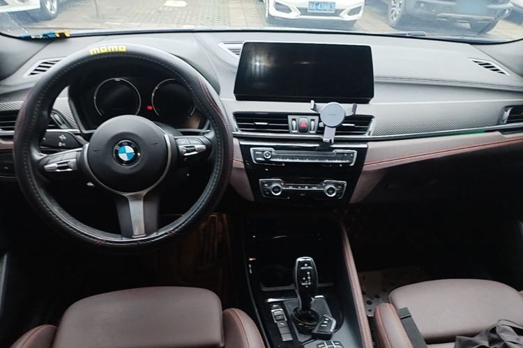 Used BMW X2 2021 Restyled sDrive25i Sharp Edition Center Console