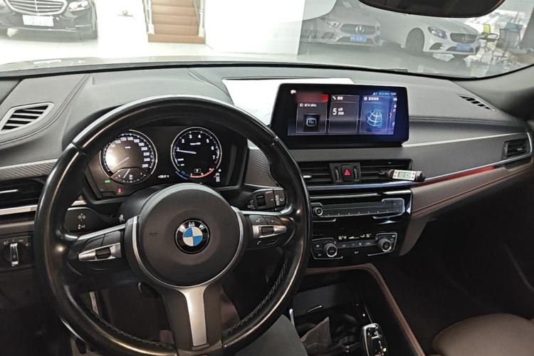 Used BMW X2 2021 Restyled sDrive25i Sharp Edition Center Console