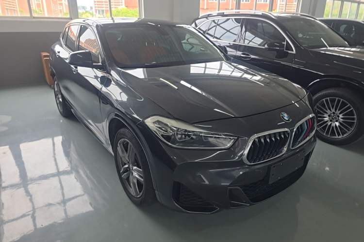 Used BMW X2 2021 sDrive25i M Sport Package Front Right 45 Deg