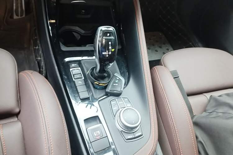 Used BMW X2 2021 Restyled sDrive25i Sharp Edition Gear Lever