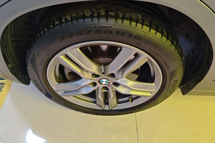Used BMW X2 2021 Restyled sDrive25i M Sport Package Left Front Wheel Hub