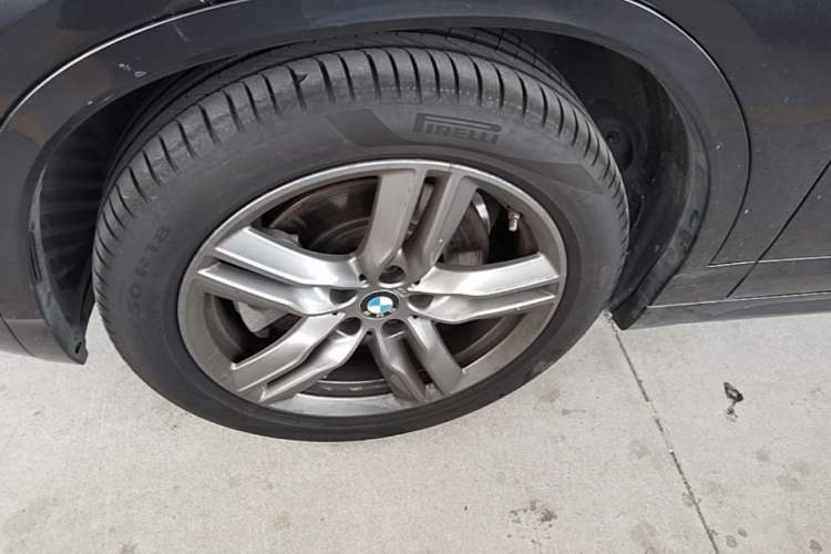 Used BMW X2 2021 Restyled sDrive25i M Sport Package Left Front Wheel Hub