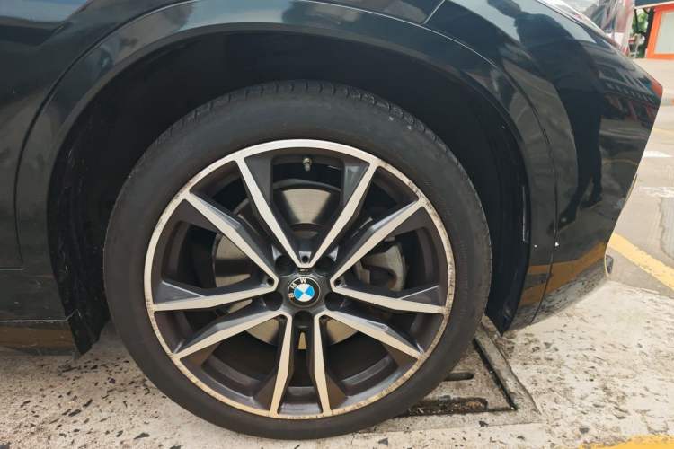 Used BMW X2 2021 xDrive25i M Sport Package Right Front Wheel Hub