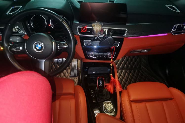 Used BMW X2 2021 sDrive25i Luxury Model with M Sport Package Center Console