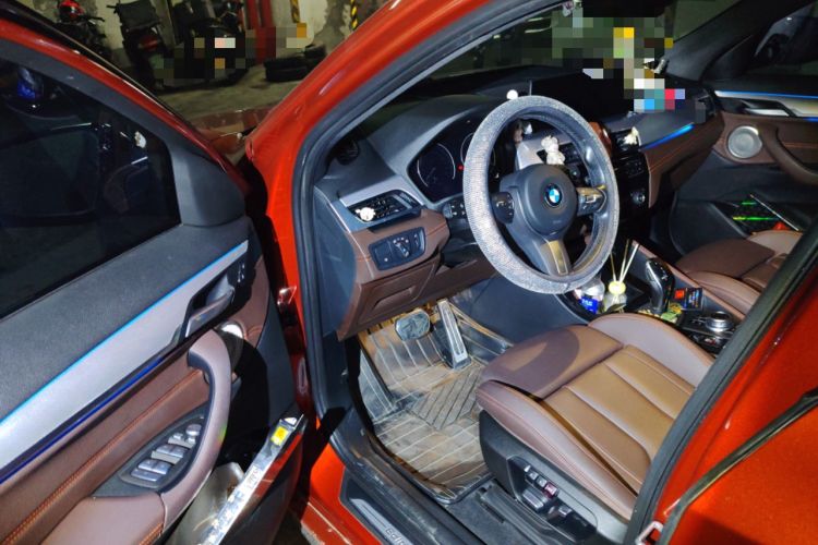 Used BMW X2 2021 Updated xDrive25i Midnight Edition Driver Seat