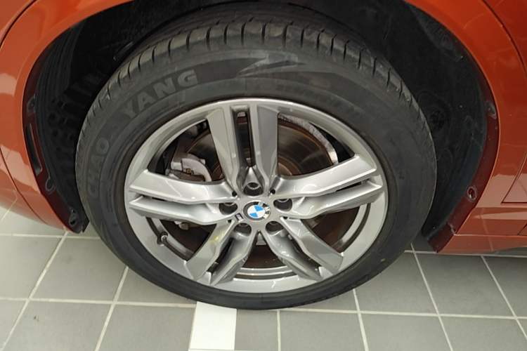 Used BMW X2 2021 Restyled sDrive25i M Sport Package Left Front Wheel Hub