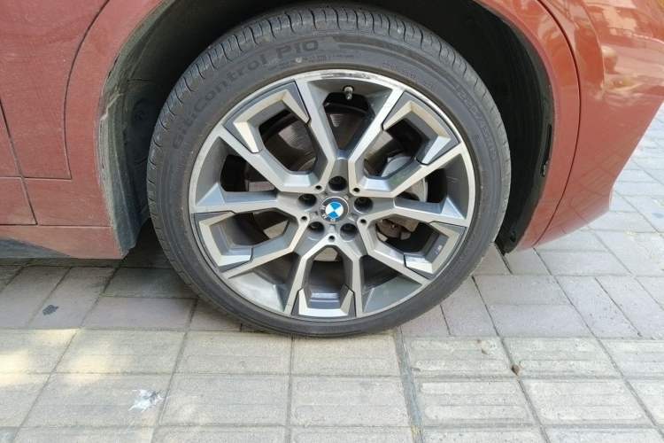 Used BMW X2 2021 Restyled sDrive25i Midnight Edition Right Front Wheel Hub