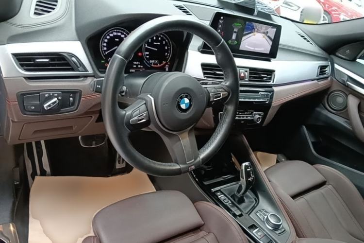 Used BMW X2 2021 sDrive25i Midnight Edition Center Console