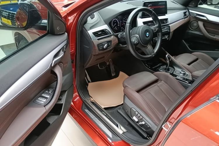 Used BMW X2 2021 sDrive25i Midnight Edition Driver Seat