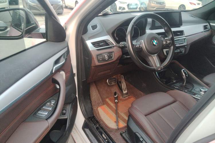 Used BMW X2 2021 Updated xDrive25i Midnight Edition Interior 3