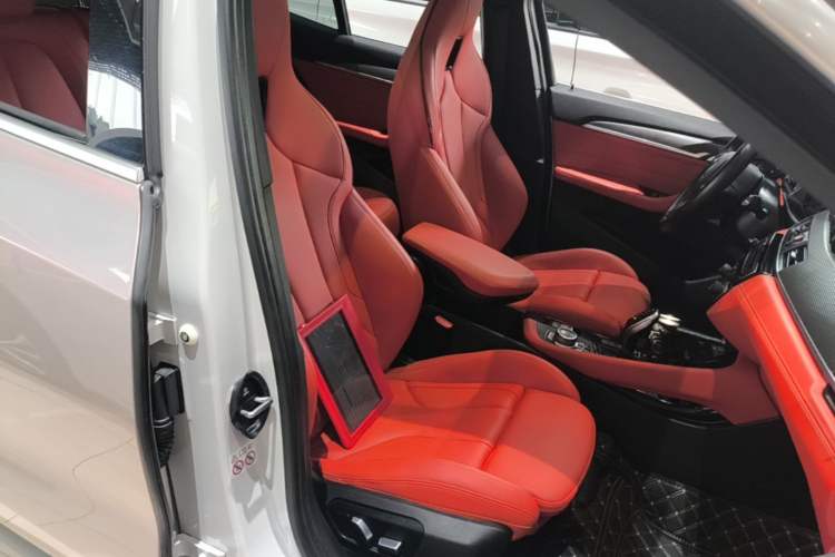 Used BMW X2 2021 sDrive25i Luxury M Sport Package Right Front Seat